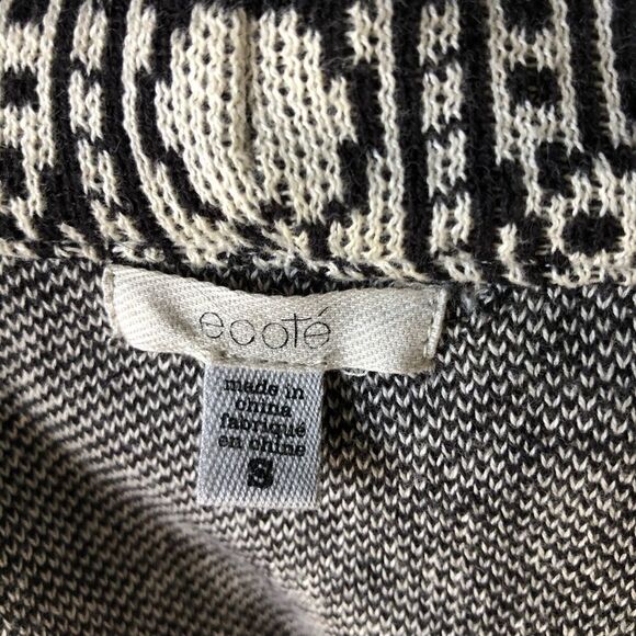 UO Ecote Longline Drape Knit Vest - Picture 6 of 8